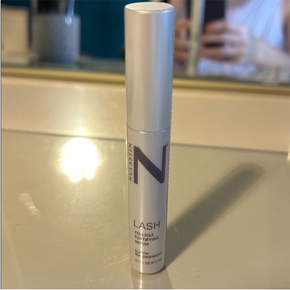 Lash Follicle Fortifying Serum - White